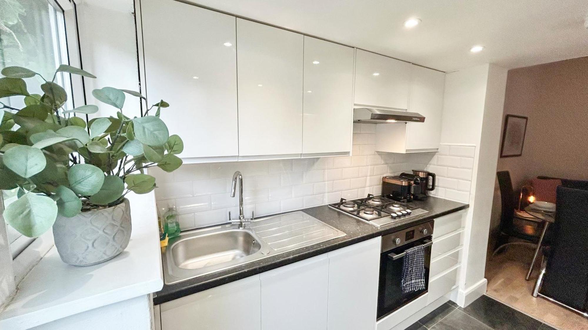 1-bedroom Flat With Small Garden & Paid Parking In Finsbury Park, Highbury * London