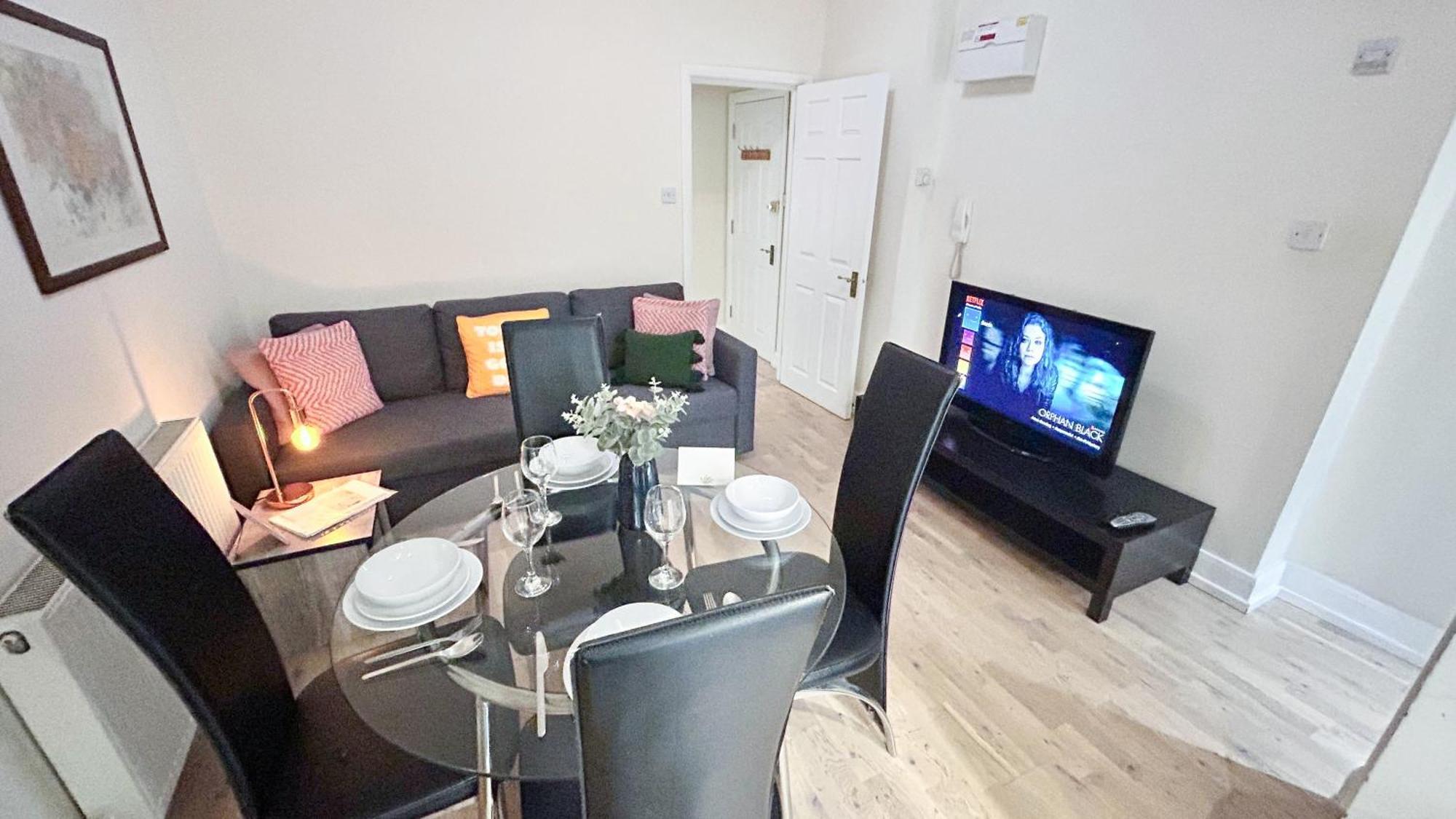 1-bedroom Flat With Small Garden & Paid Parking In Finsbury Park, Highbury