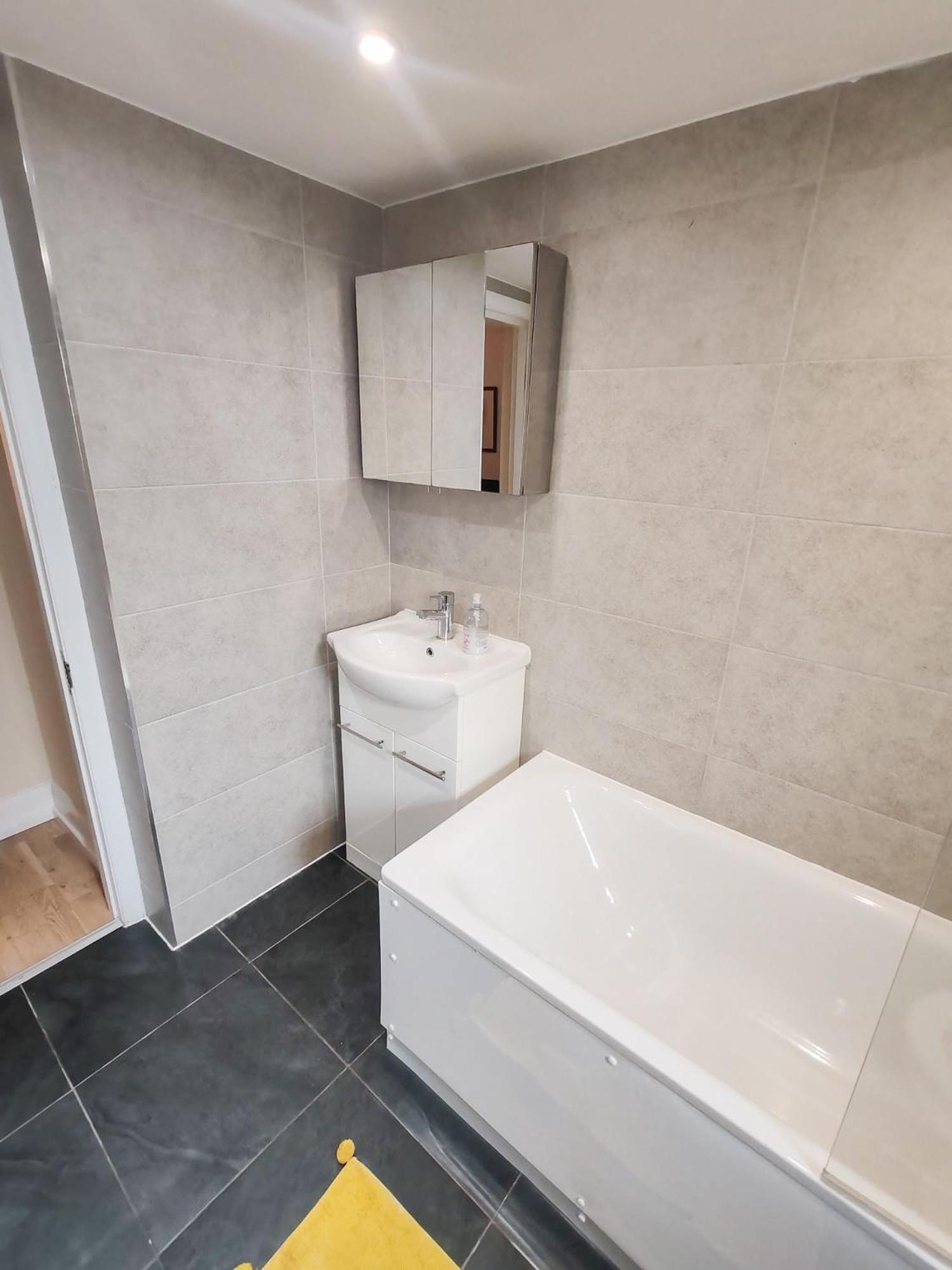 Apartment 1-bedroom Flat With Small Garden & Paid Parking In Finsbury Park, Highbury