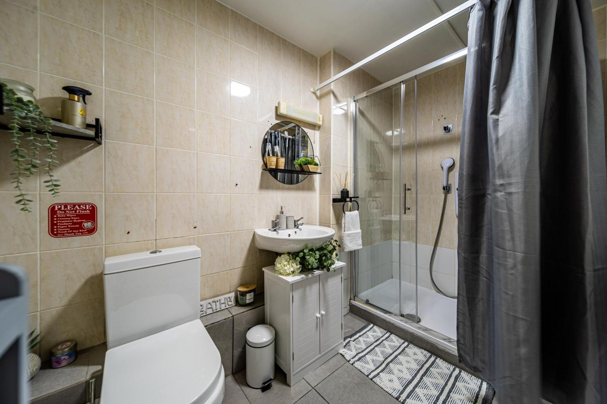 Luxurious & Spacious 3-br Free Parking Balcony * London