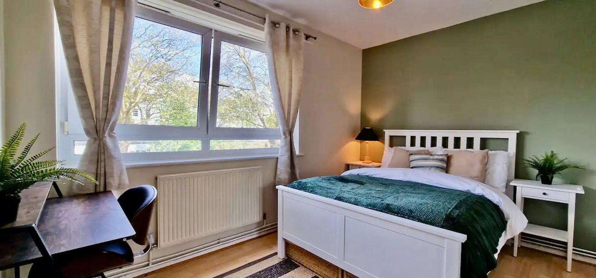 Canal View 3 Bed Flat - Little Venice! * London