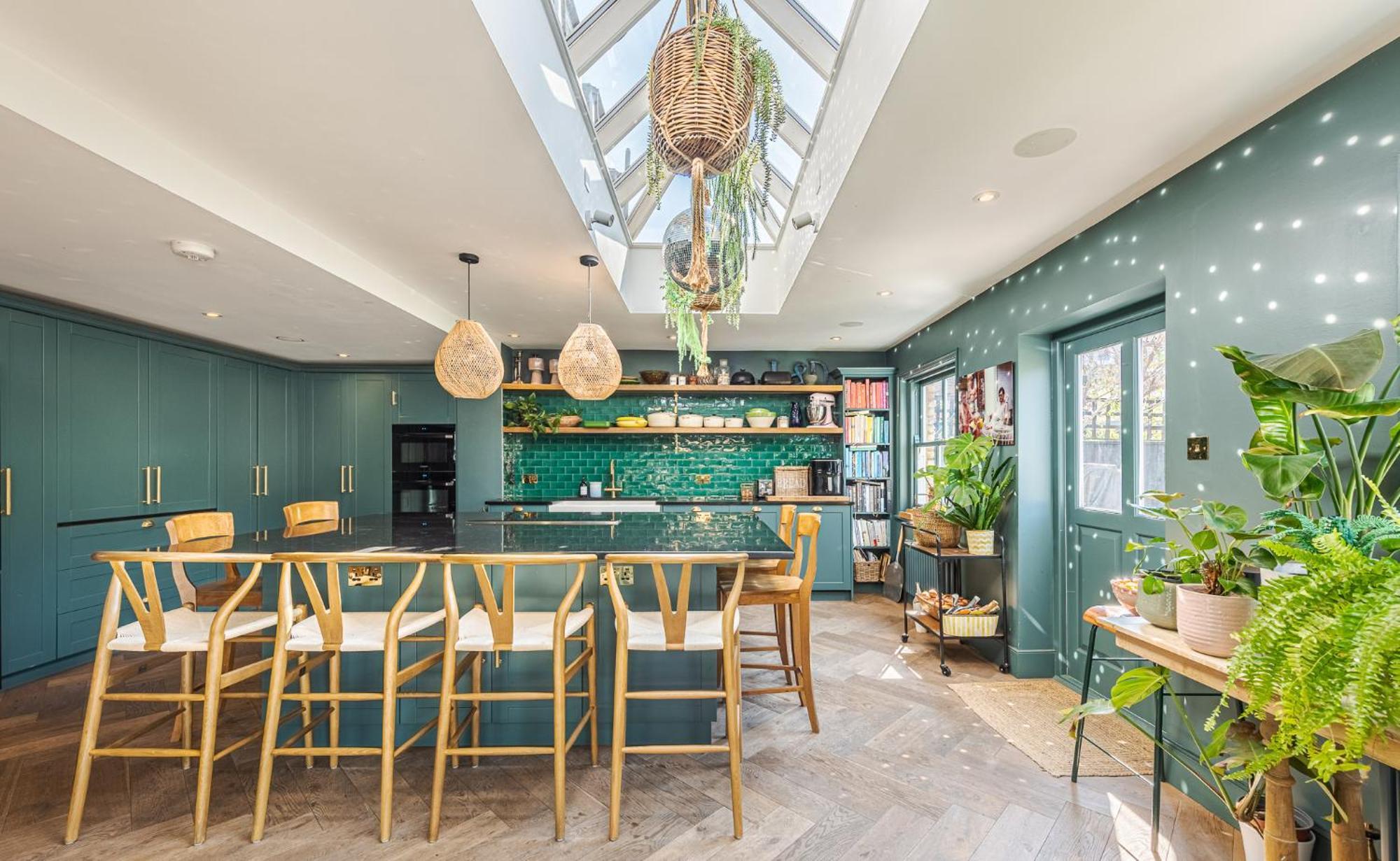 Heaver House - Stunning, Large 5br Nr Tube And Tooting Common Villa London