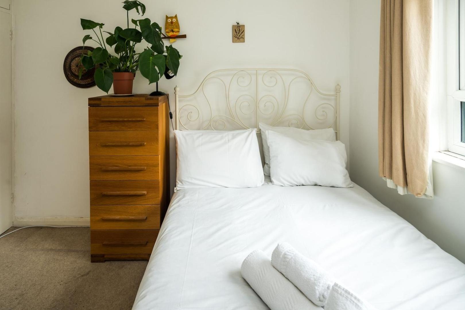 2bd Stylish W/t Grand Piano Apartment