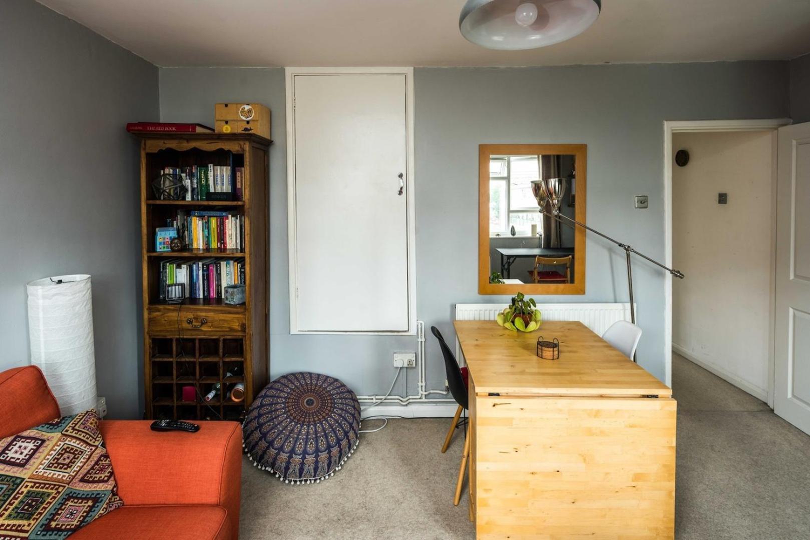 2bd Stylish W/t Grand Piano Apartment