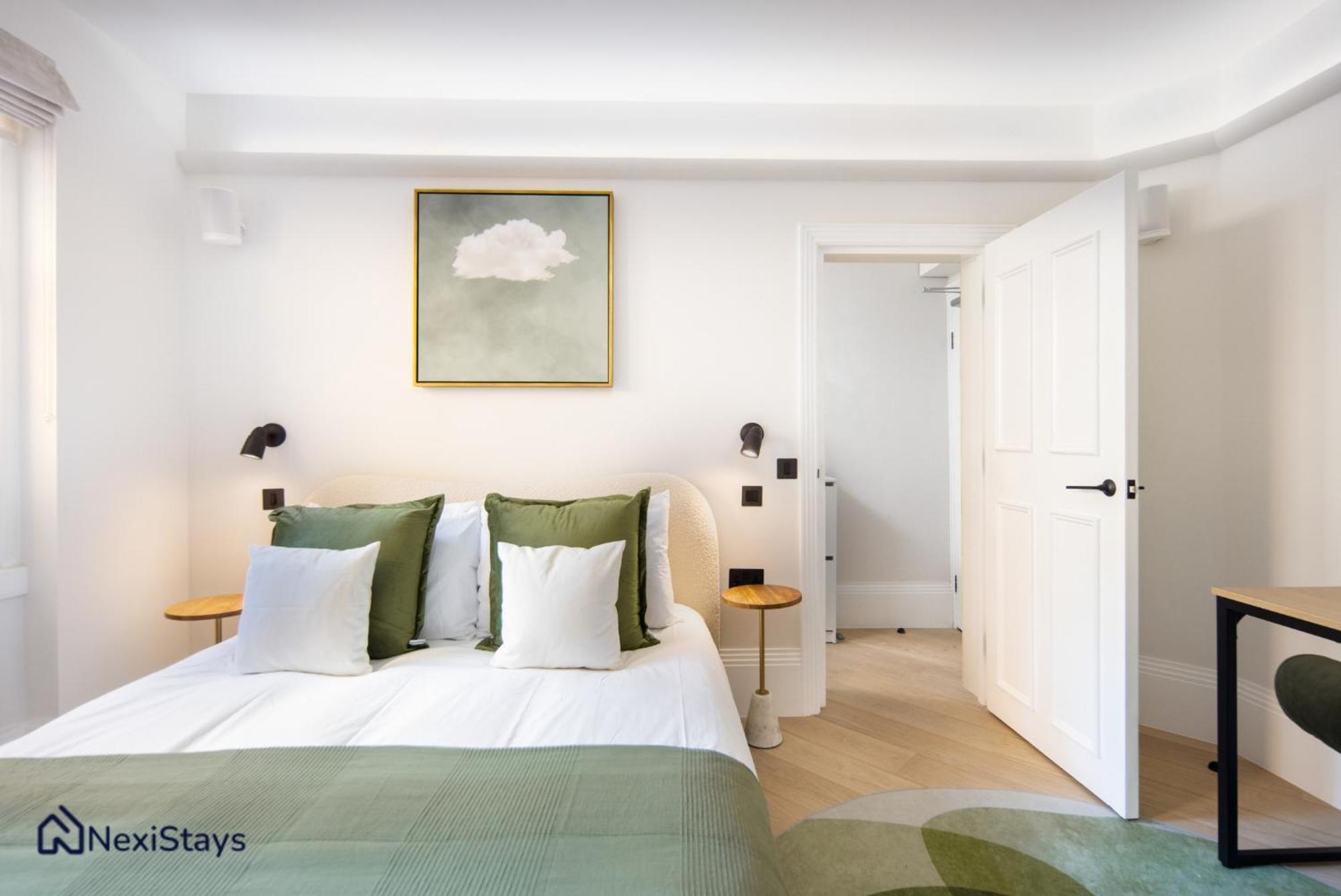 5 Mins Walk To Selfridges, Mayfair Retreat