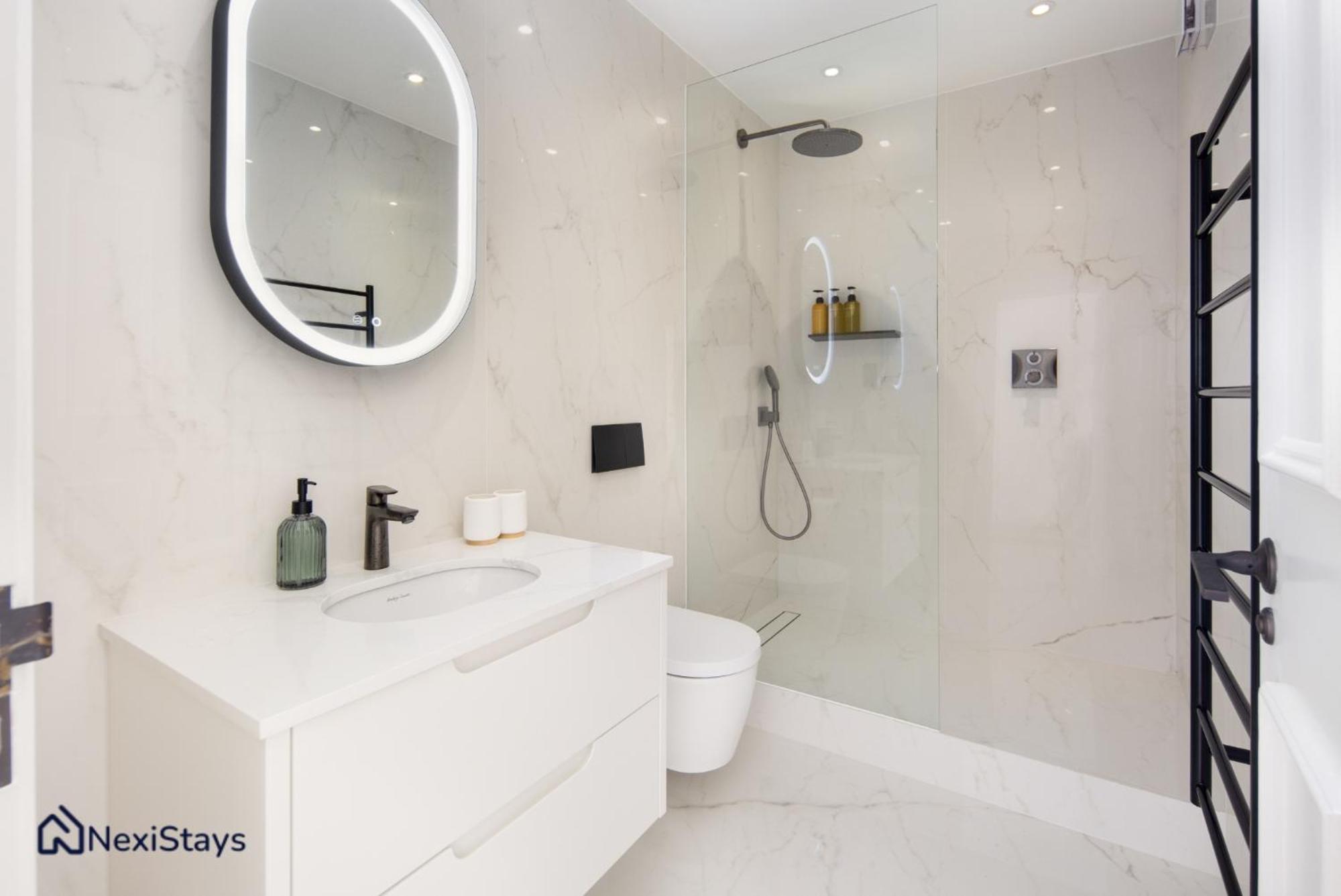 Apartment 5 Mins Walk To Selfridges, Mayfair Retreat London