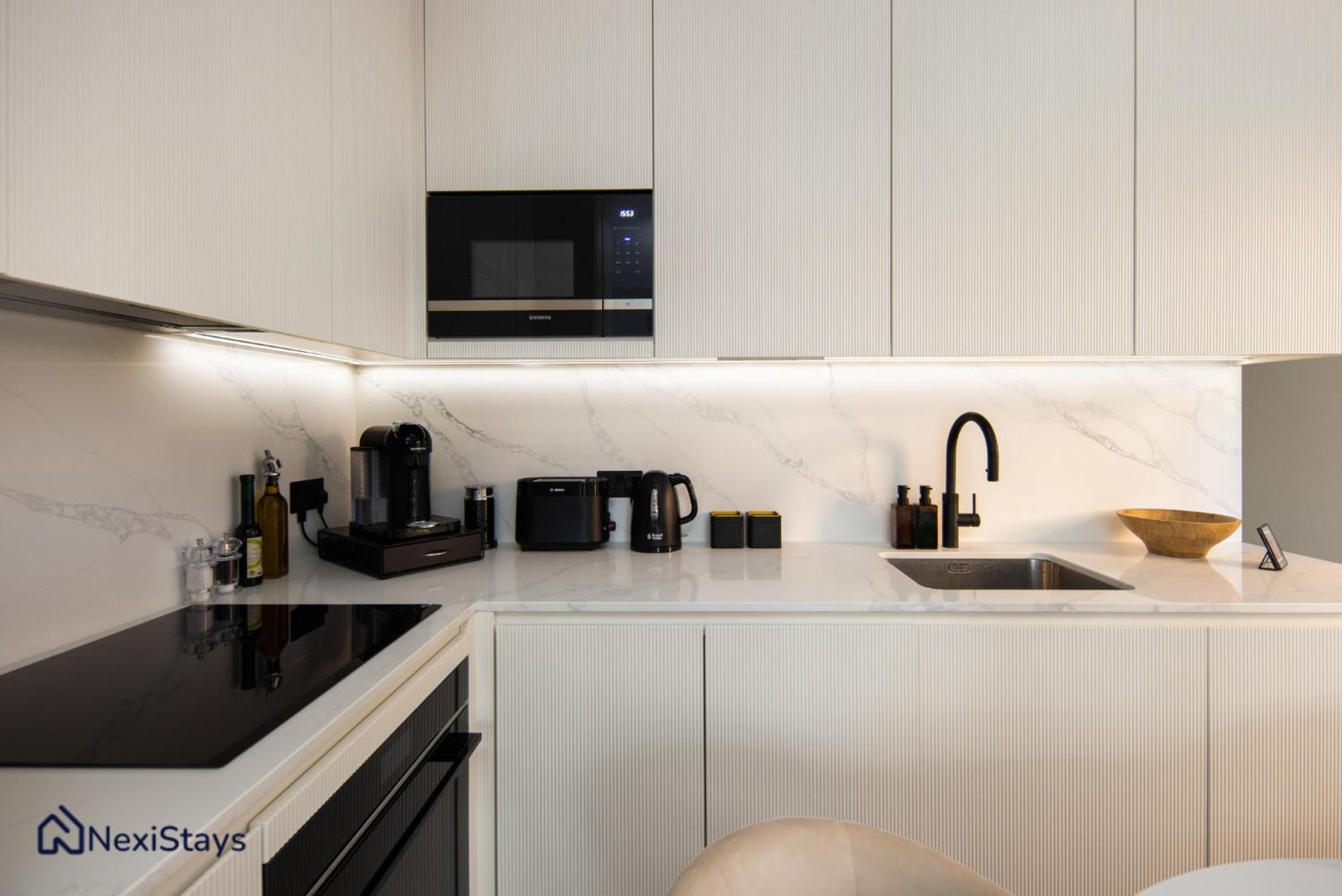 Apartment 5 Mins Walk To Selfridges, Mayfair Retreat