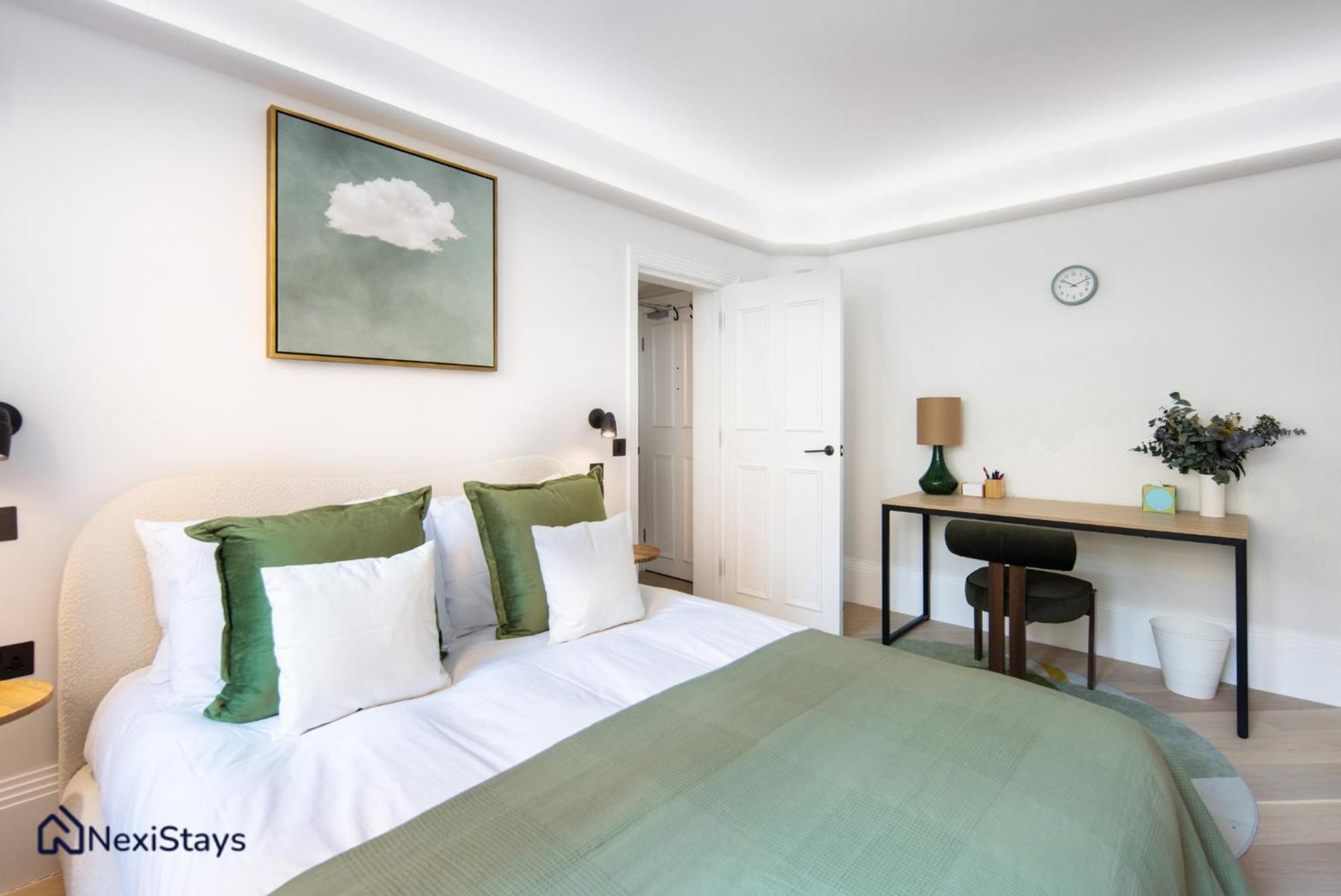 5 Mins Walk To Selfridges, Mayfair Retreat