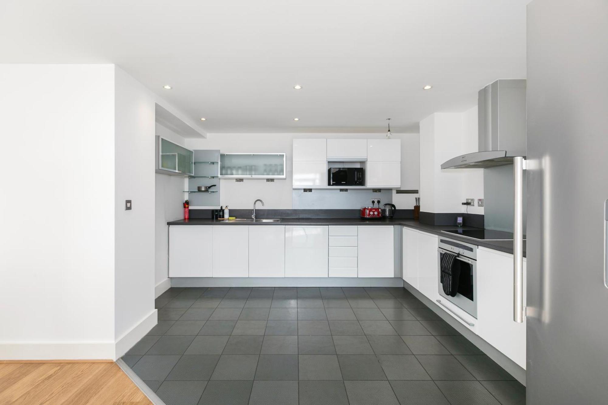 Pics Worthy 2 Bedroom 2 Bath Flat Thames View Sleep 6 Apartment