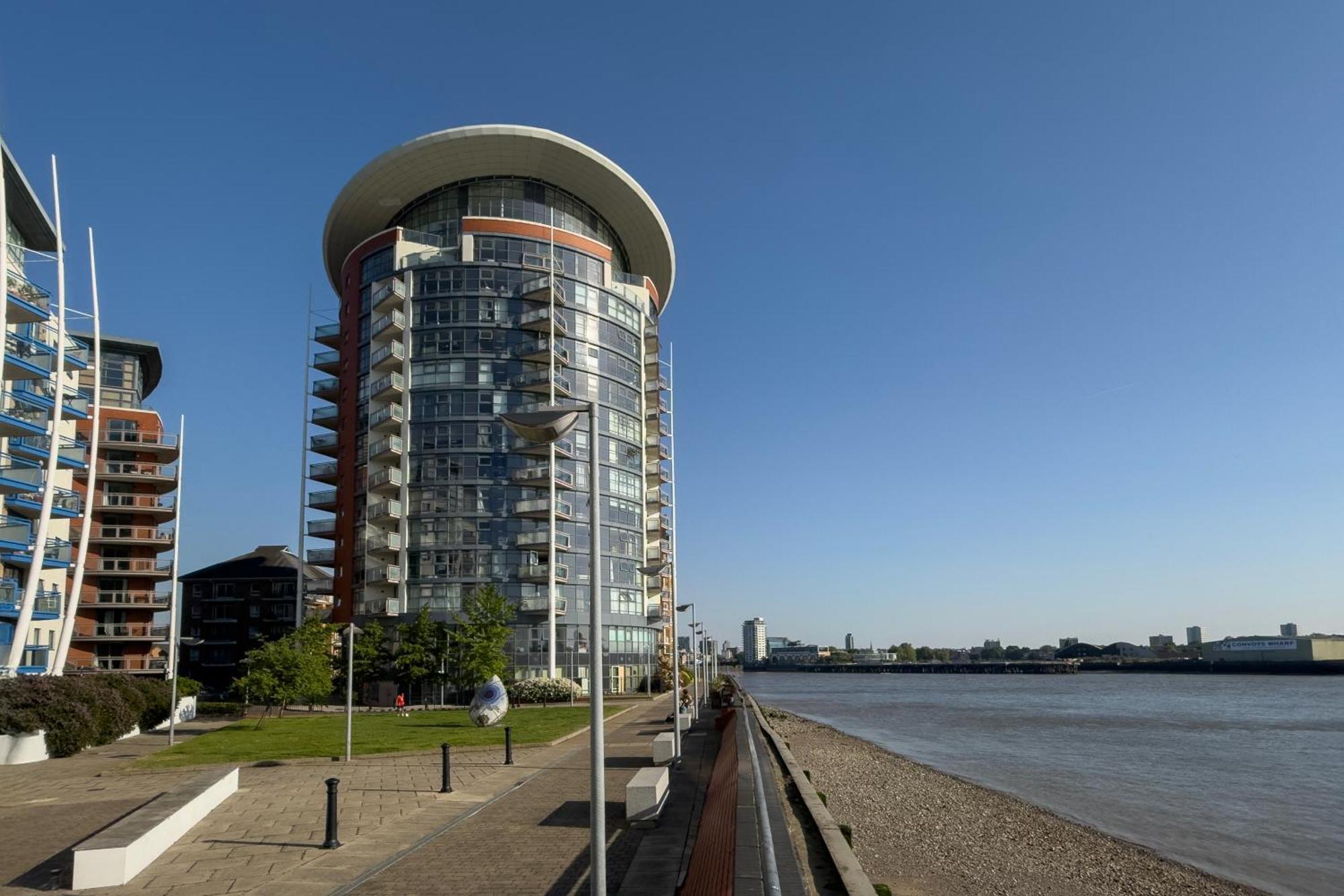Apartment Pics Worthy 2 Bedroom 2 Bath Flat Thames View Sleep 6 *