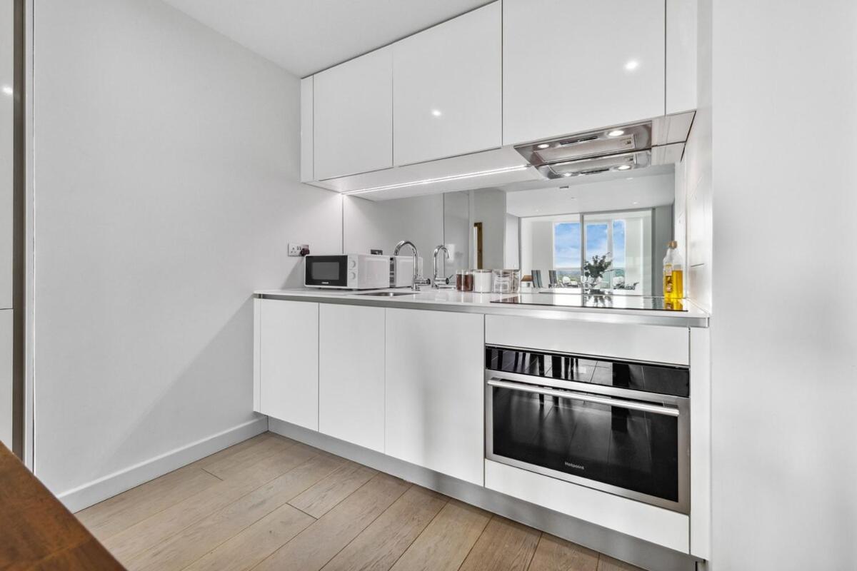Apartment Sky Scraper Luxury 1br Roof Terrace And Gym