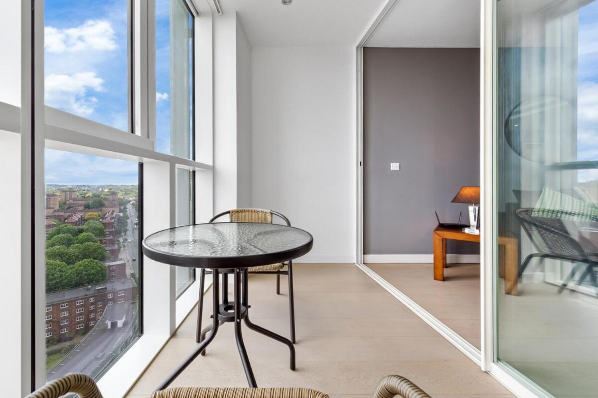 Apartment Sky Scraper Luxury 1br Roof Terrace And Gym London