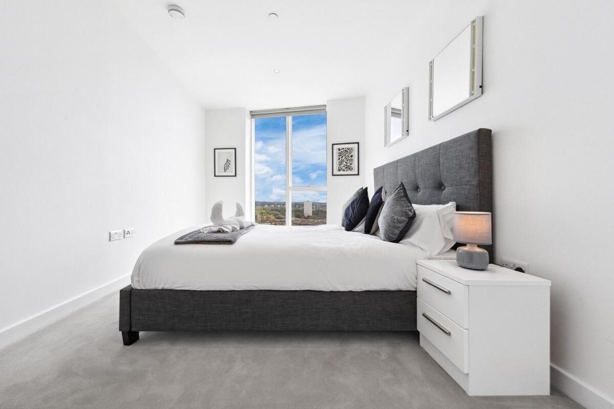 Sky Scraper Luxury 1br Roof Terrace And Gym London