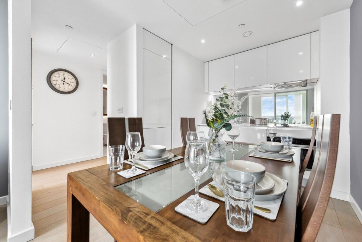 Sky Scraper Luxury 1br Roof Terrace And Gym London