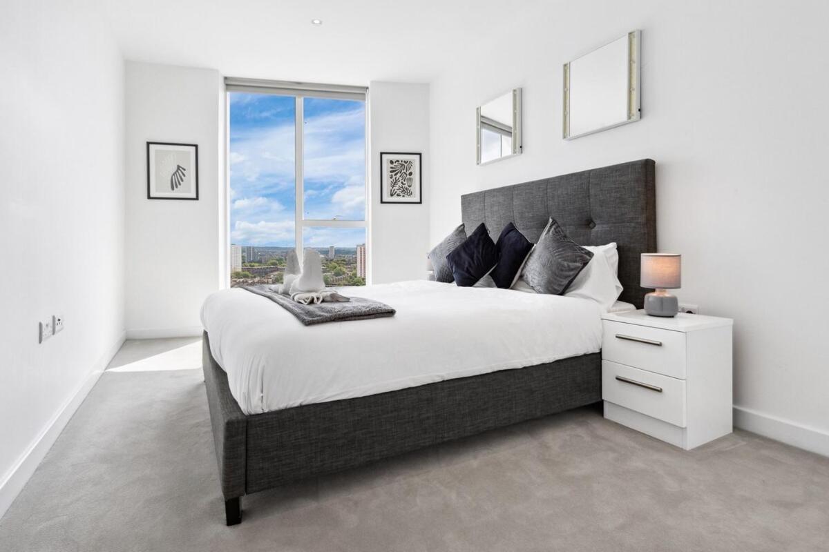 Sky Scraper Luxury 1br Roof Terrace And Gym London