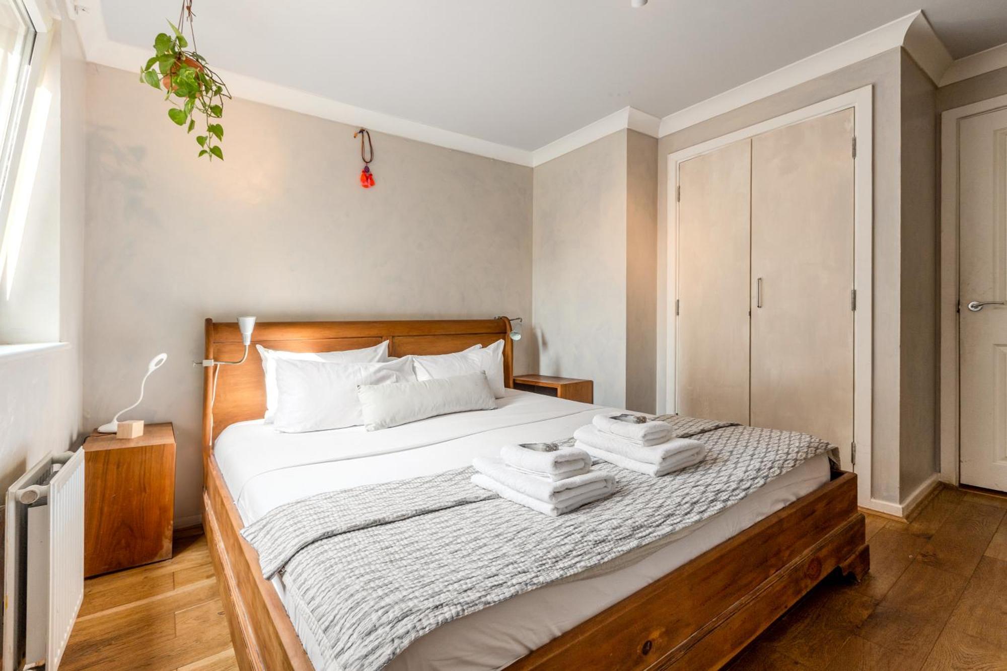 Parkside 3br Flat In Stoke Newington With Parking Apartment *