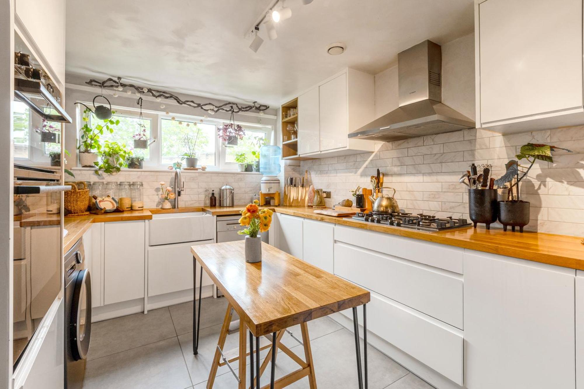 Parkside 3br Flat In Stoke Newington With Parking London