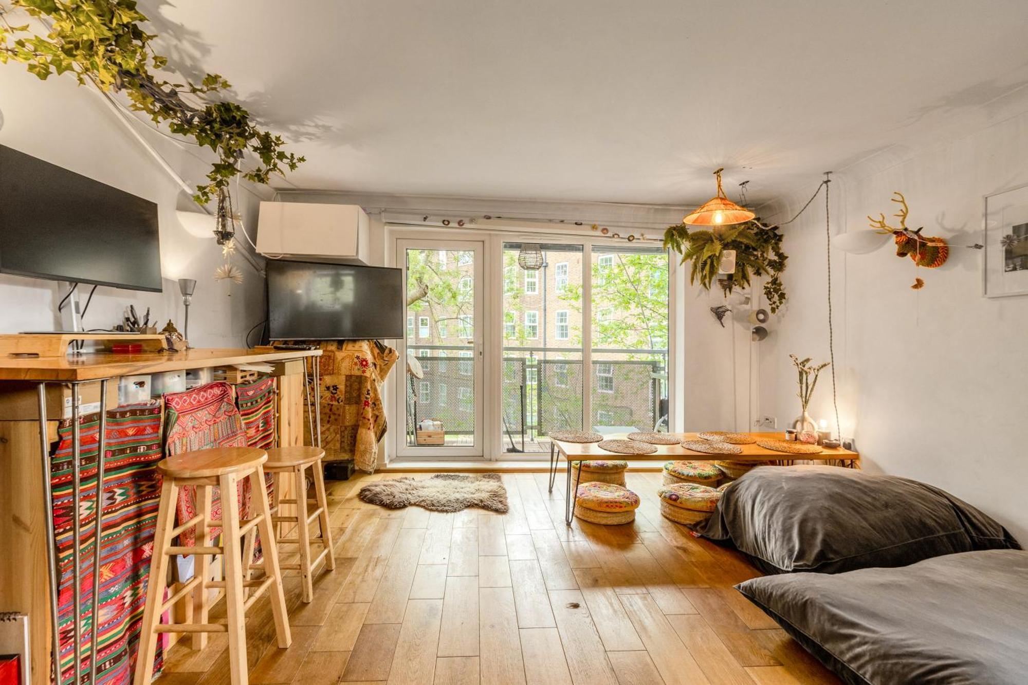 Apartment Parkside 3br Flat In Stoke Newington With Parking