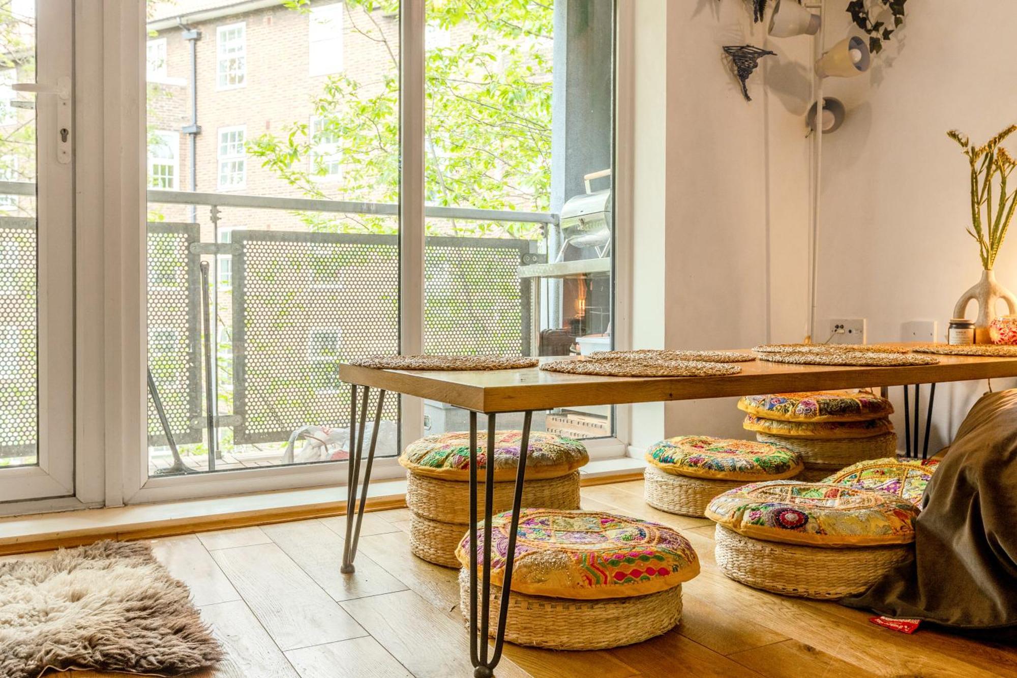 Parkside 3br Flat In Stoke Newington With Parking Apartment