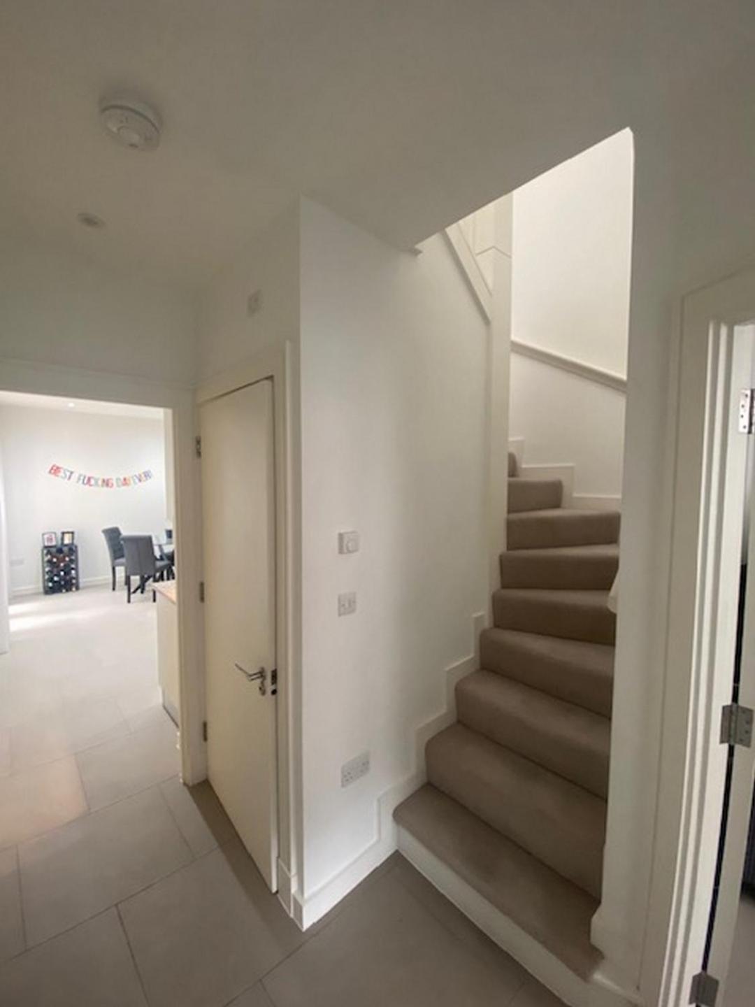 Modern 2bd Apartment: Comfort In Every Corner