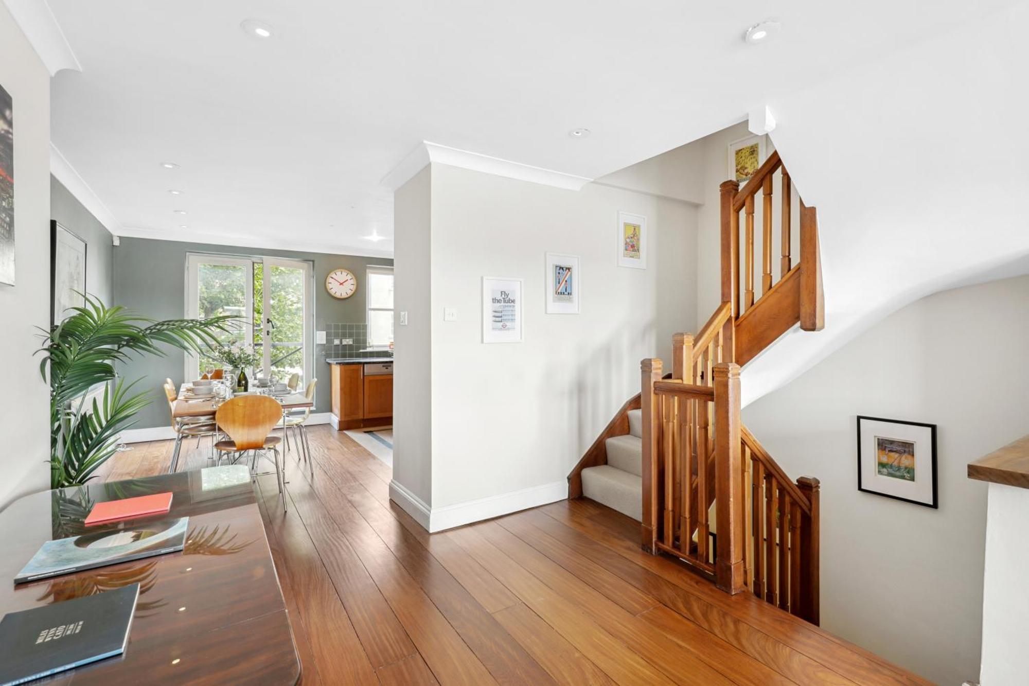 4-bedroom In Limehouse Apartment *
