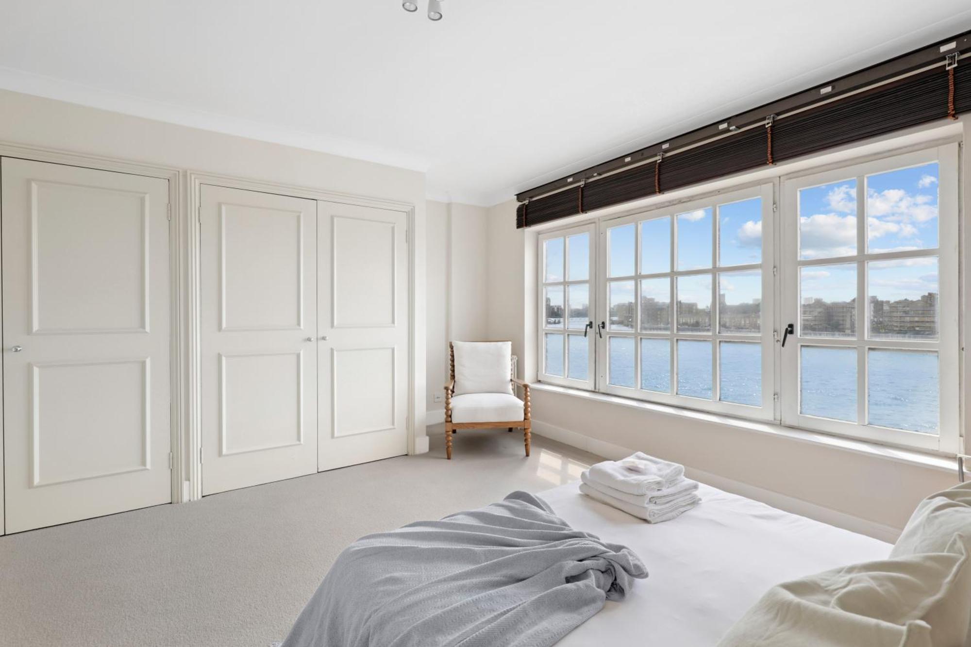 Apartment 4-bedroom In Limehouse *