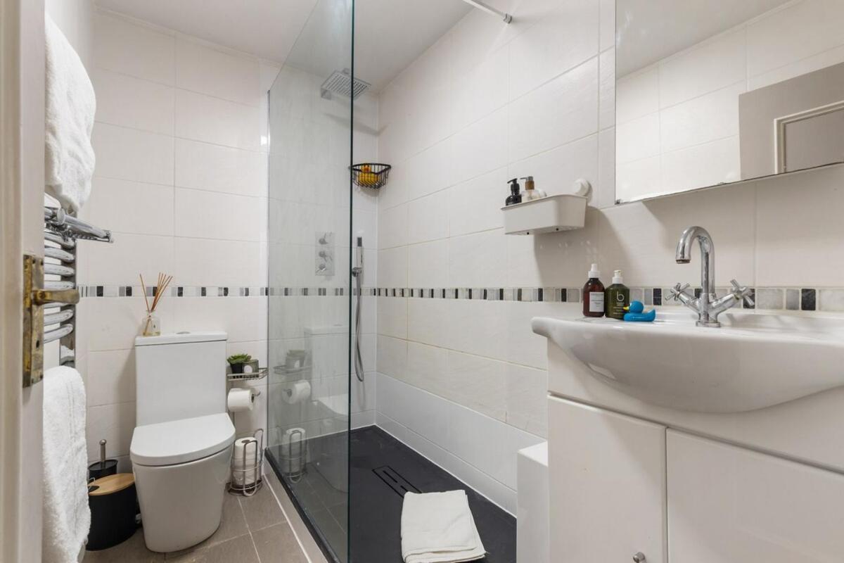 Hyde Park Family Apartment London