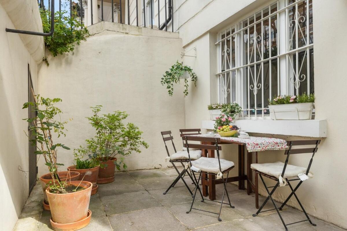 Hyde Park Family Apartment London