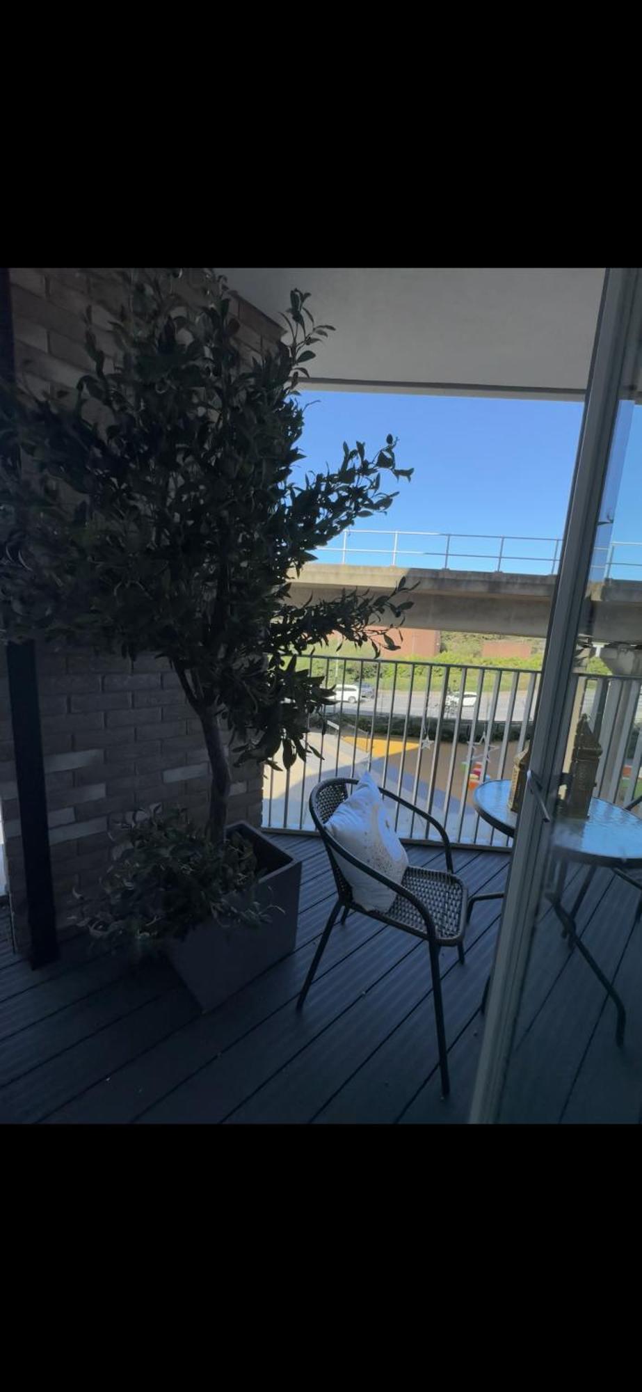 Luxury Olive Haven 1bed, 1 Min To Dlr & Apartment *