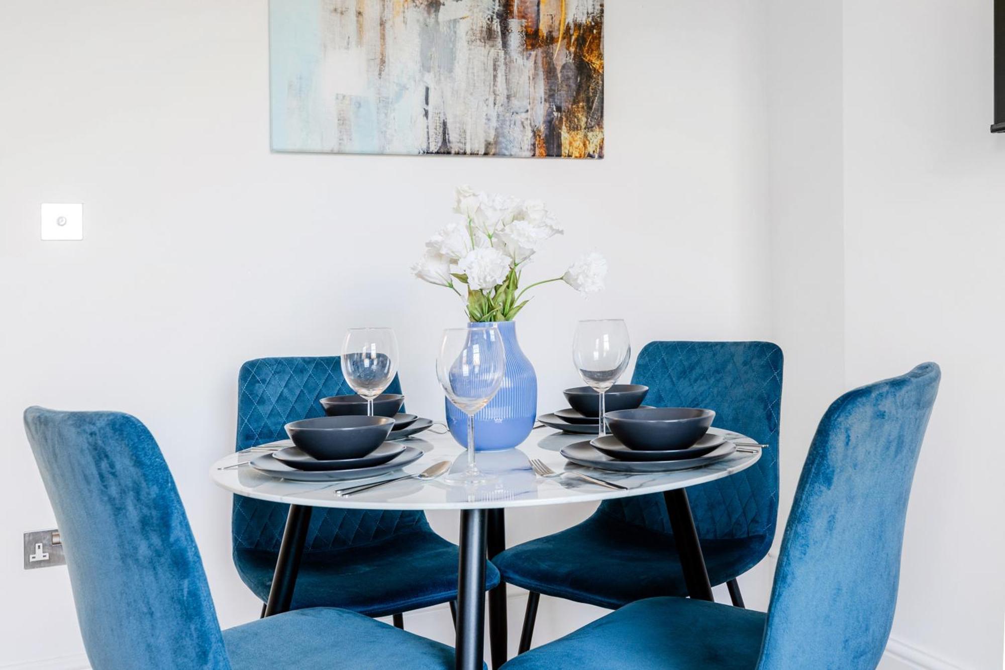 Apartment Regents Park View