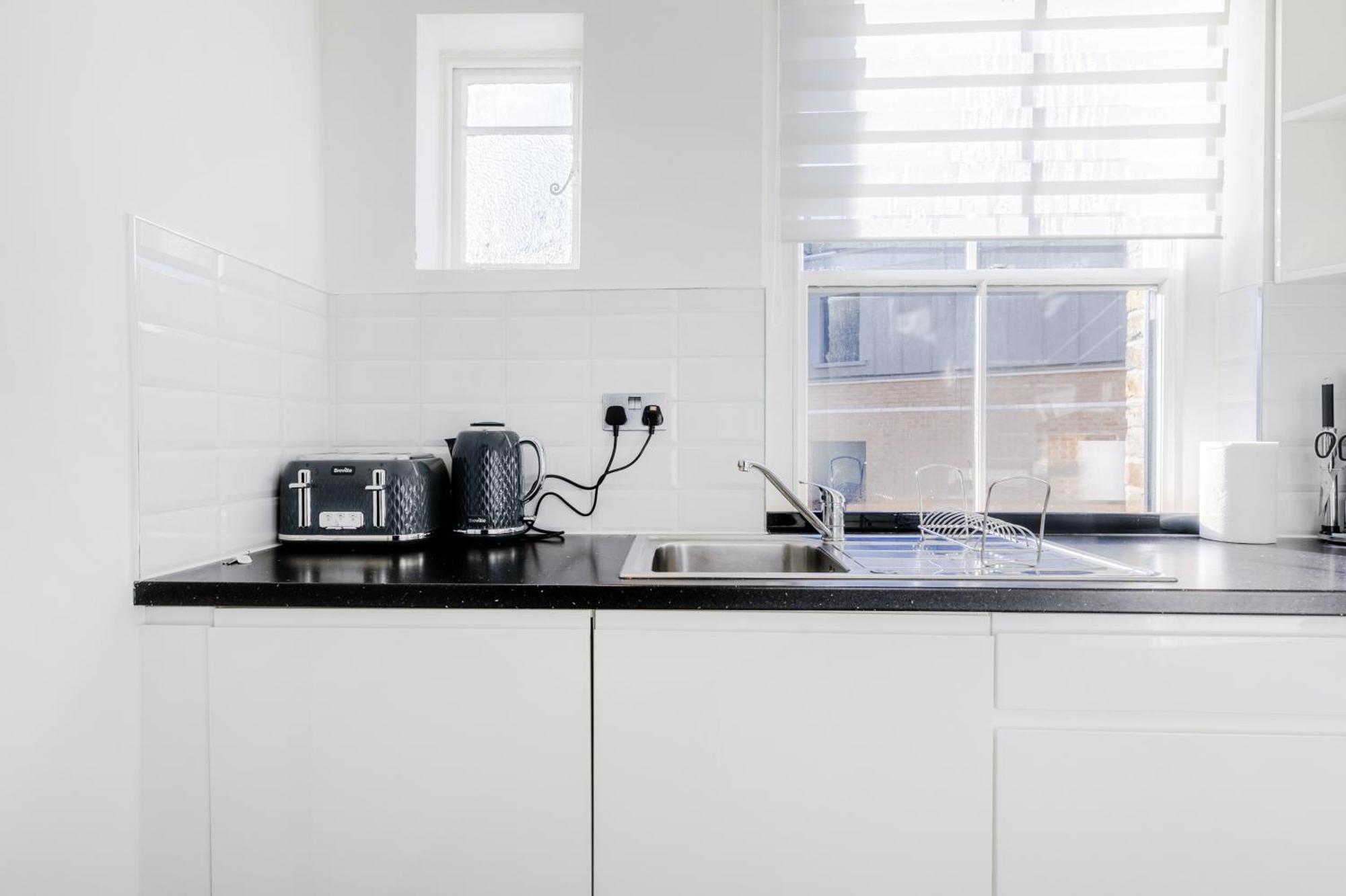 Regents Park View Apartment