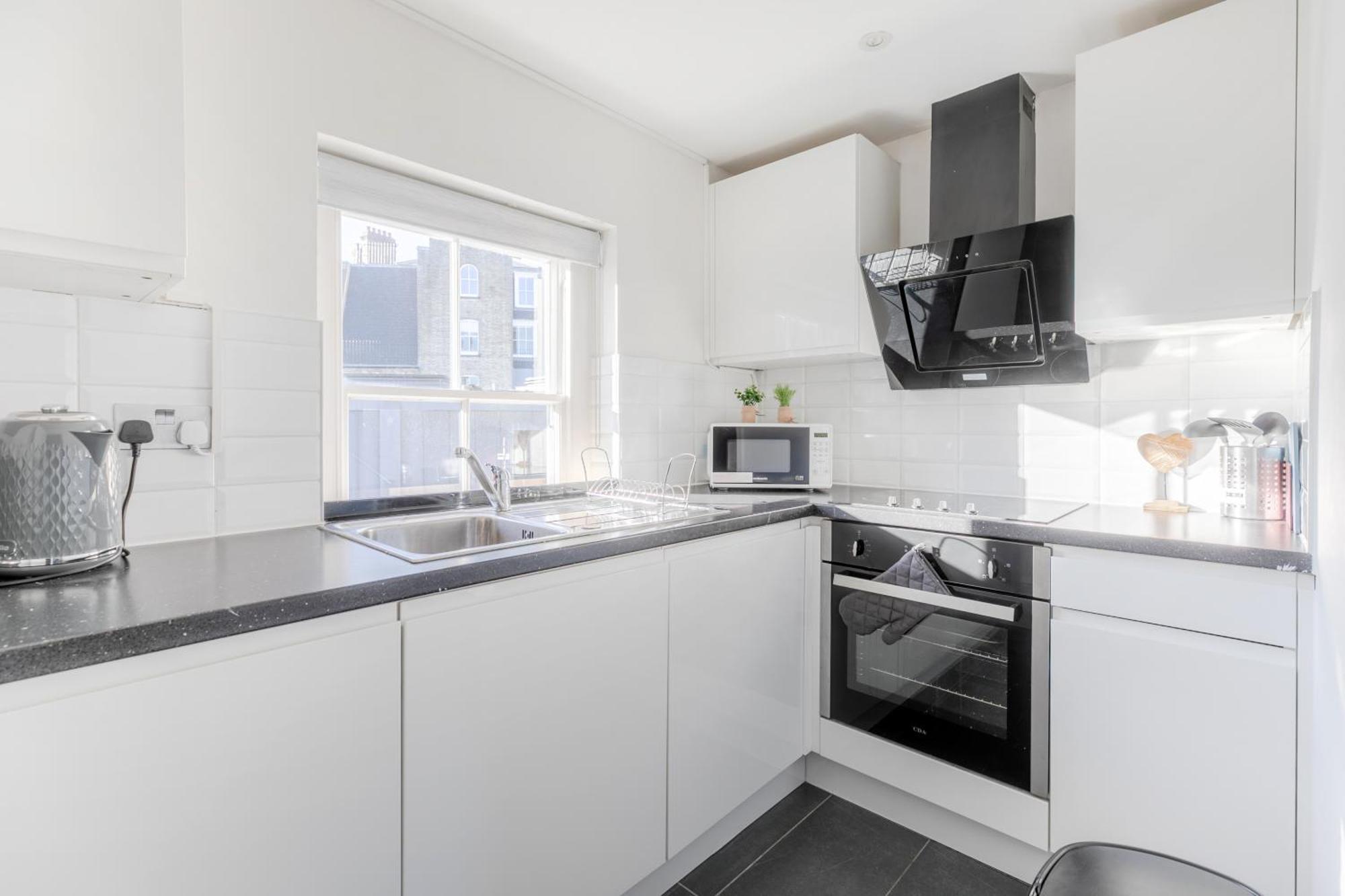 Regents Park View Apartment