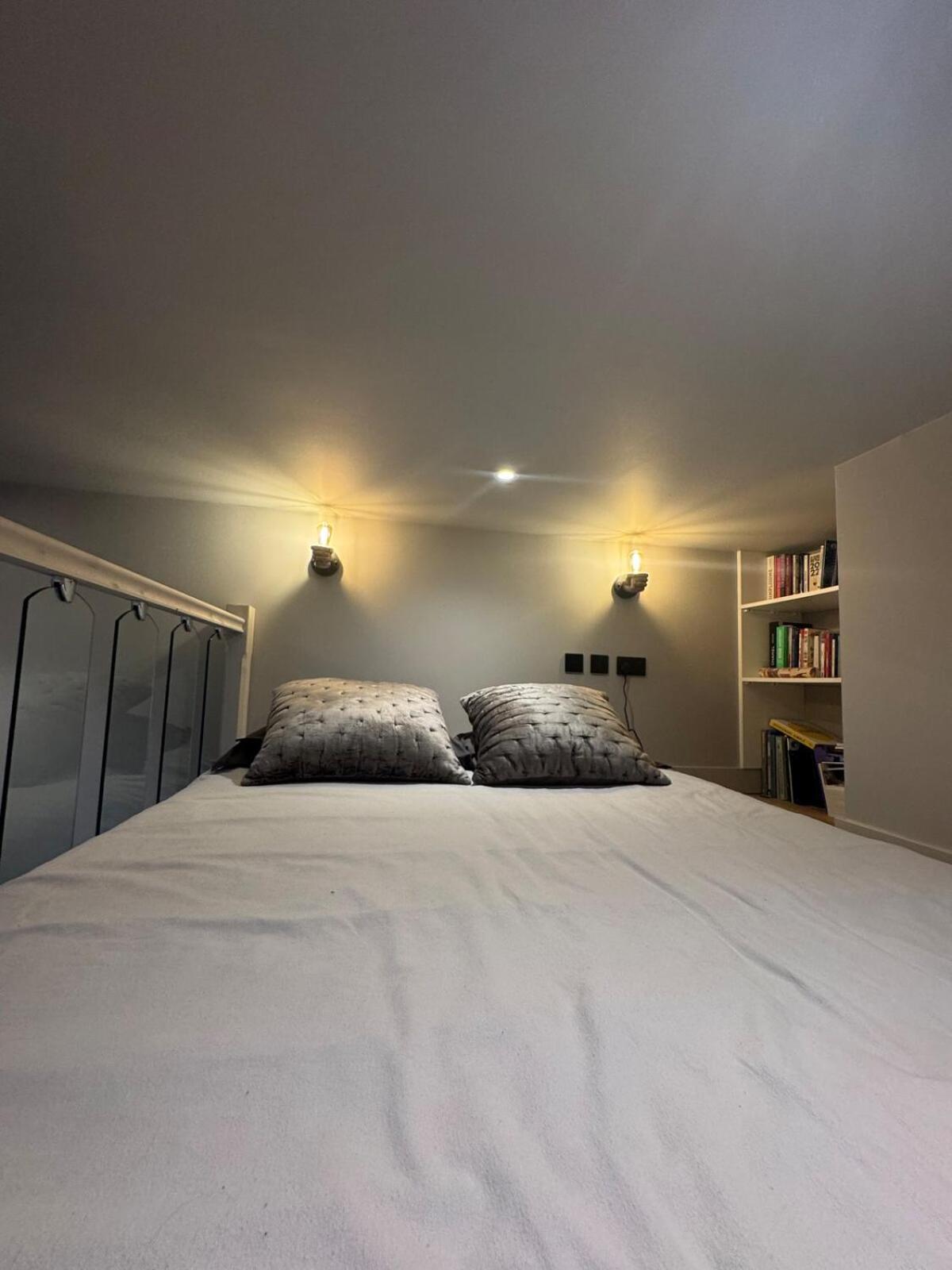 Modern Flat, Ideal Location! * London