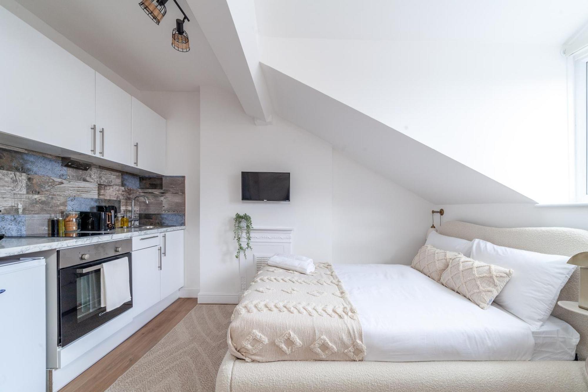 Leilighet Stunning Serviced W Great Location - Perfect For Corporate,contractors And Leisure Clients- Off Street Parking Available