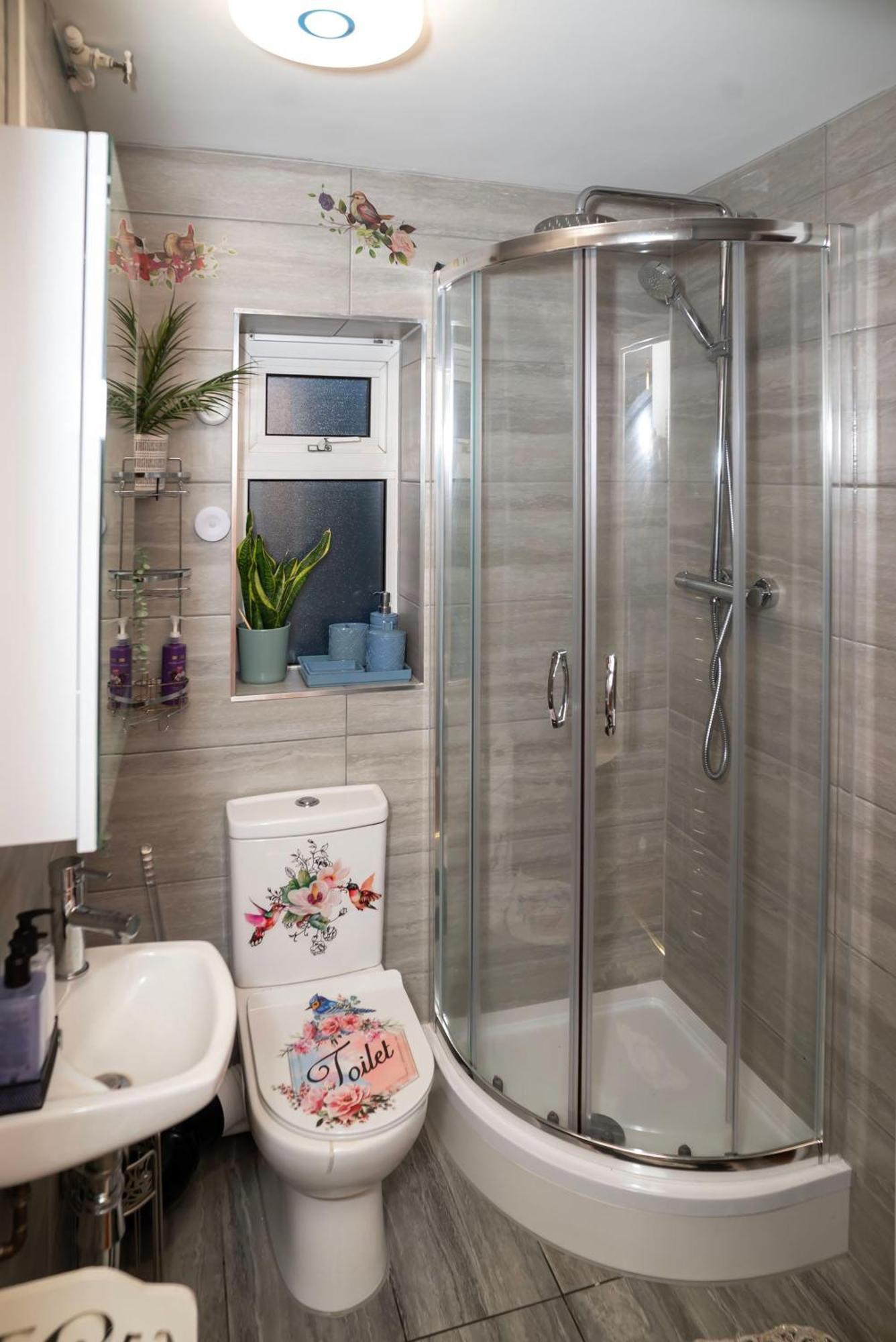 In Guest - King Size - Ensuite London