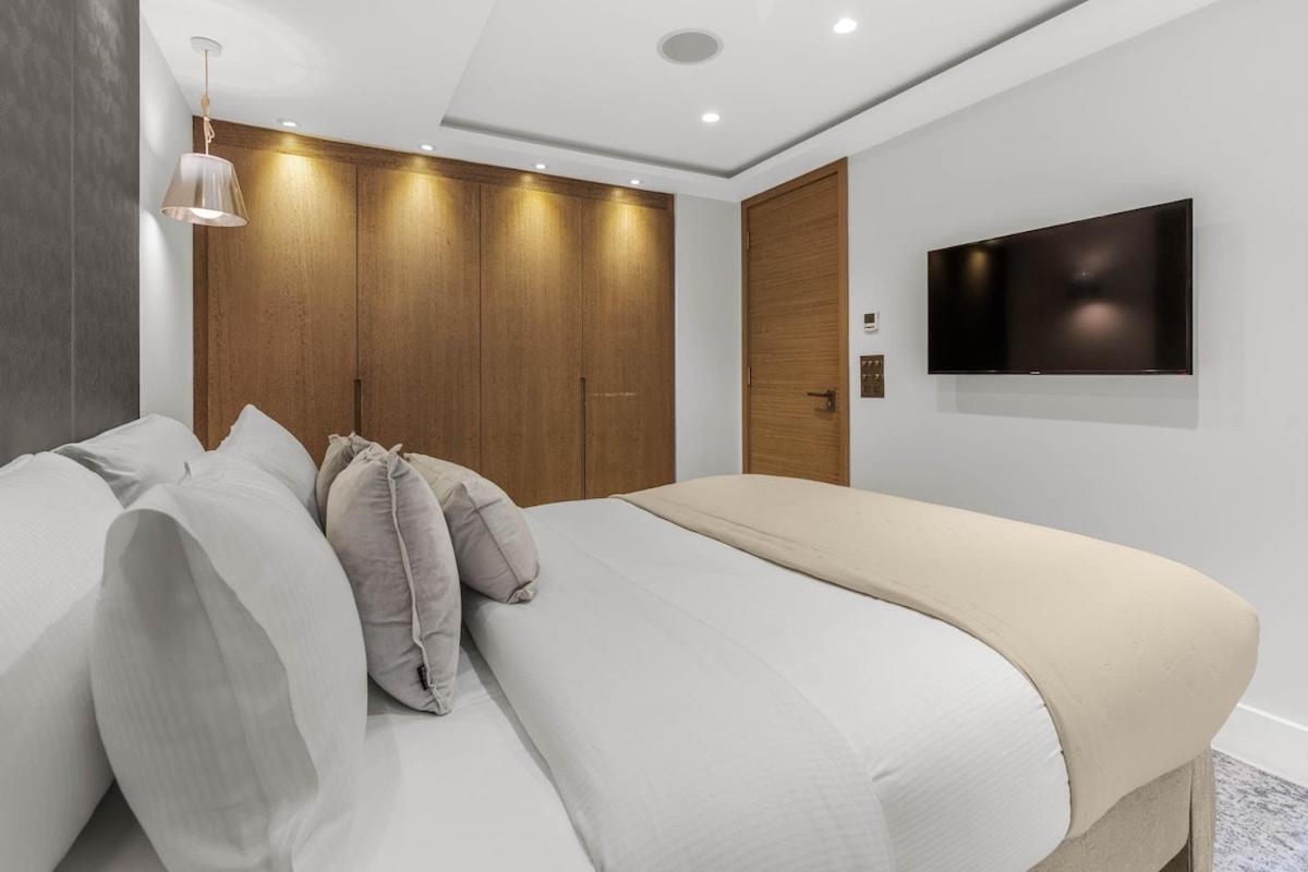 Sleek 2 Bedroom Hideaway Close To Hyde Park Apartment London