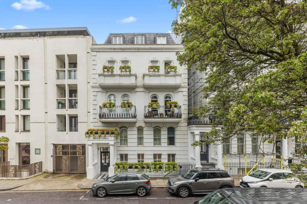 Sleek 2 Bedroom Hideaway Close To Hyde Park Apartment