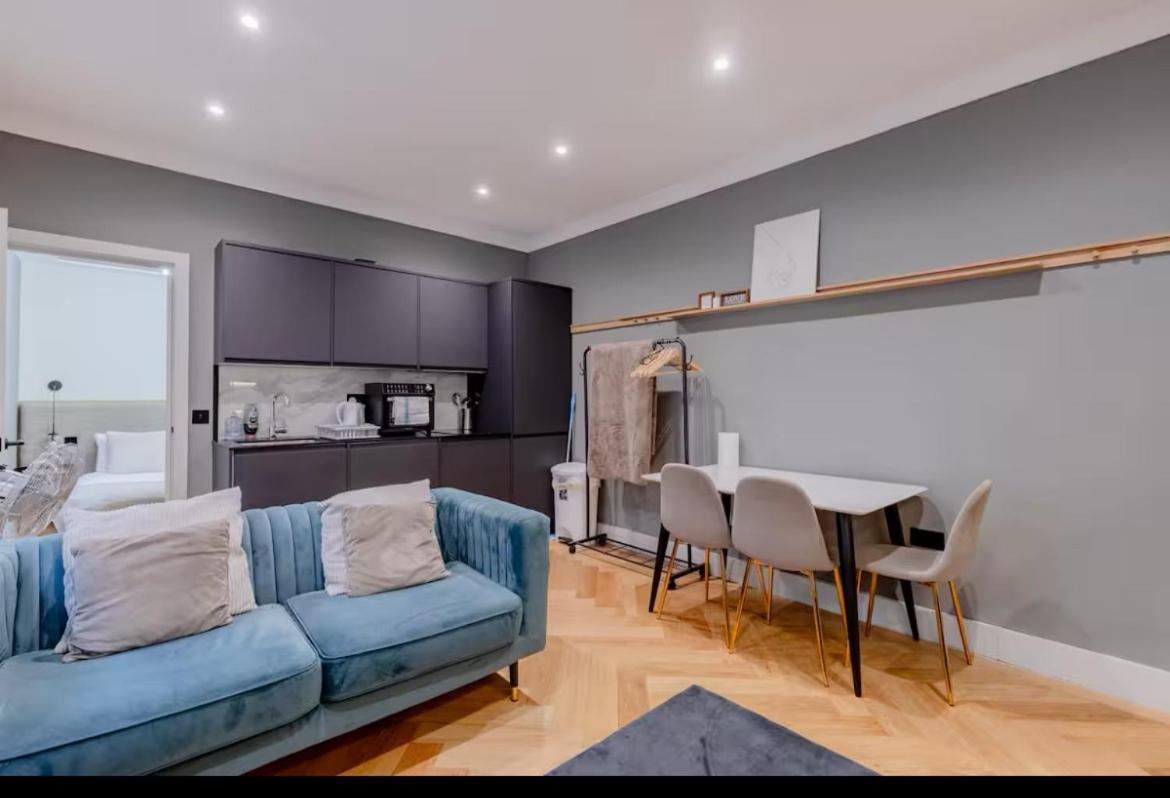Sleek Flat In The Heart Of Earls Court *