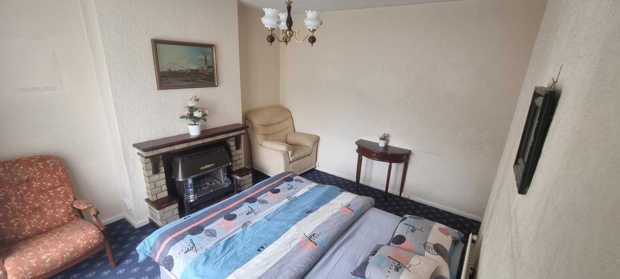 Barking House Sleeps 11 - Parking - Train Tube - Airport London