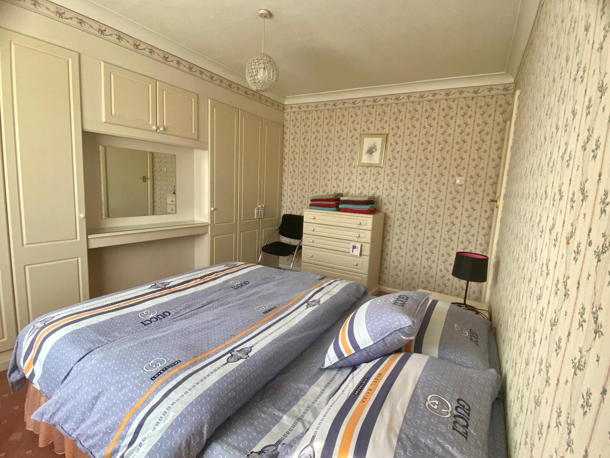 Ferienhaus Barking House Sleeps 11 - Parking - Train Tube - Airport London
