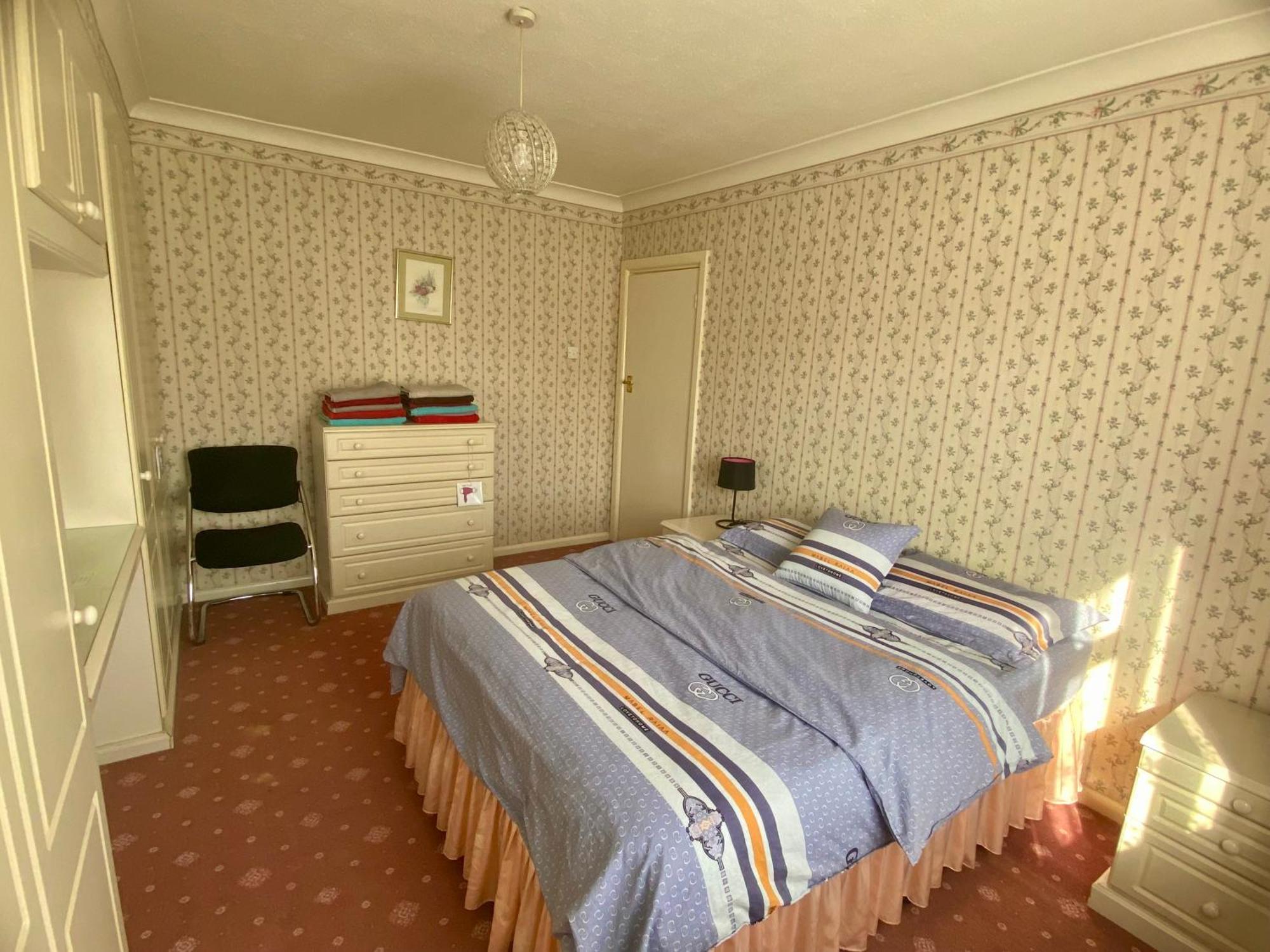 Barking House Sleeps 11 - Parking - Train Tube - Airport Ferienhaus *