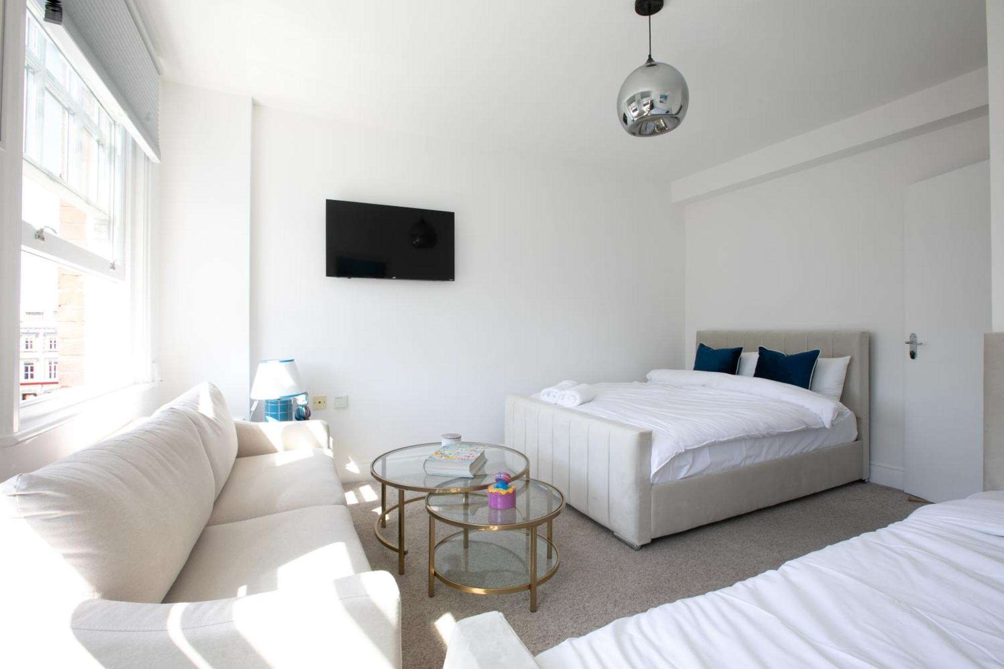 Camden Town 1-min To Station Sleeps 5 * London