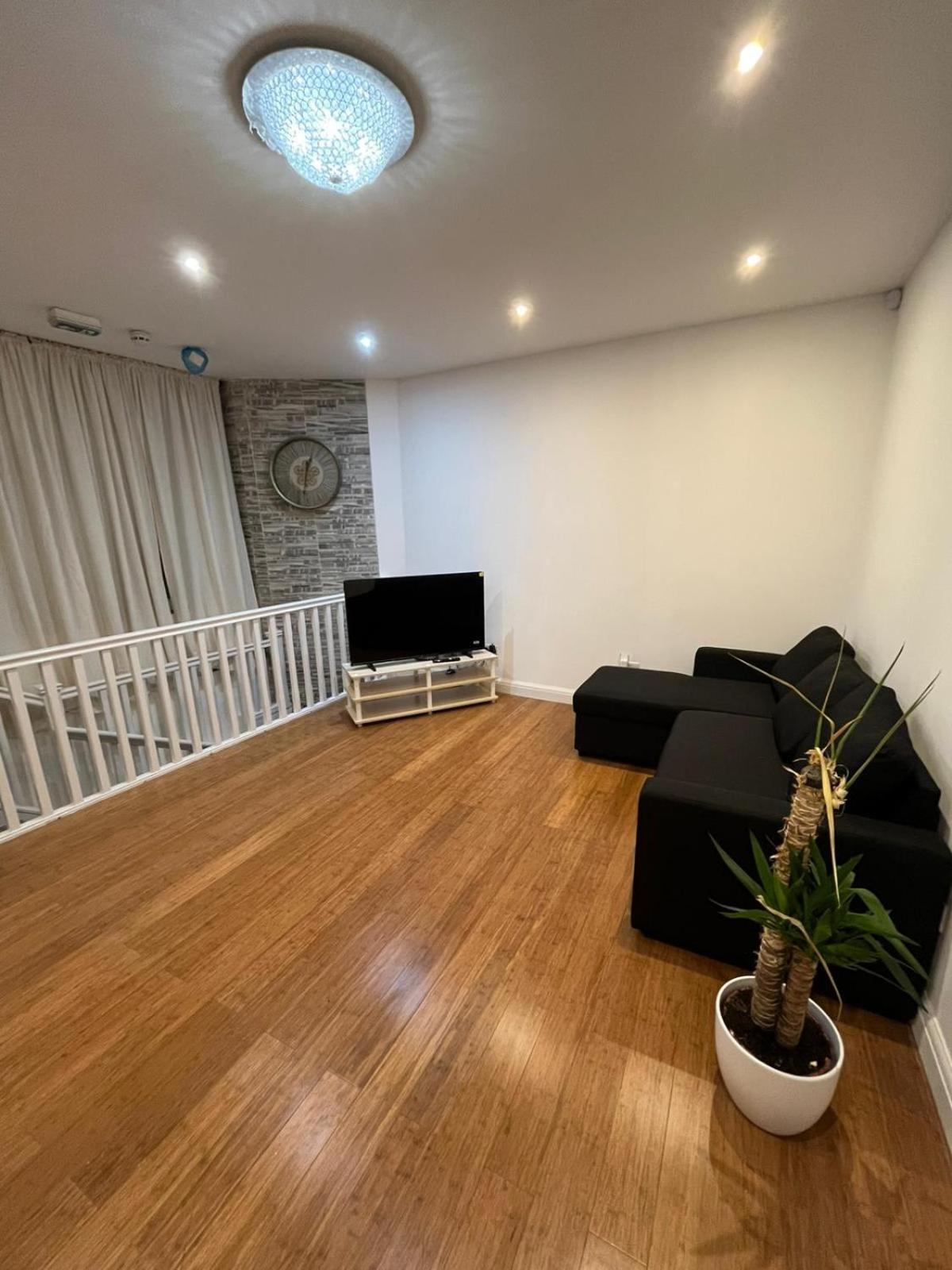 Bell Street 2 Bedroom Flat B London