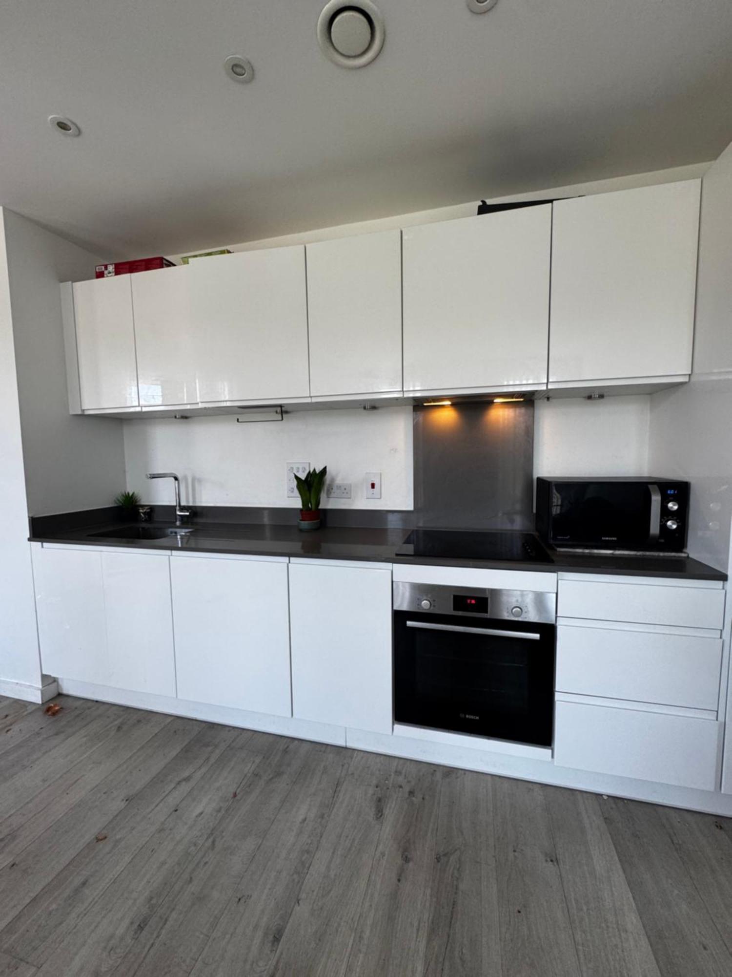 Apartment Luxury Olive Haven 1bed, 1 Min To Dlr & *
