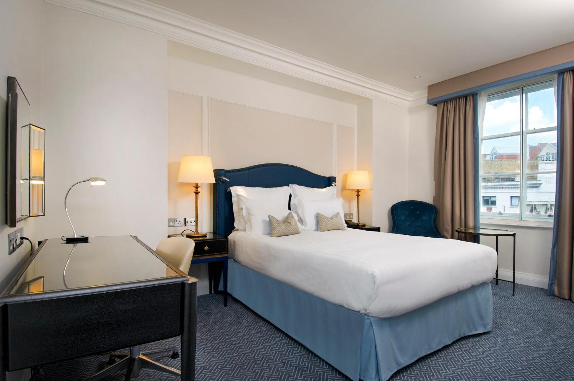 The Waldorf Hilton 4*
