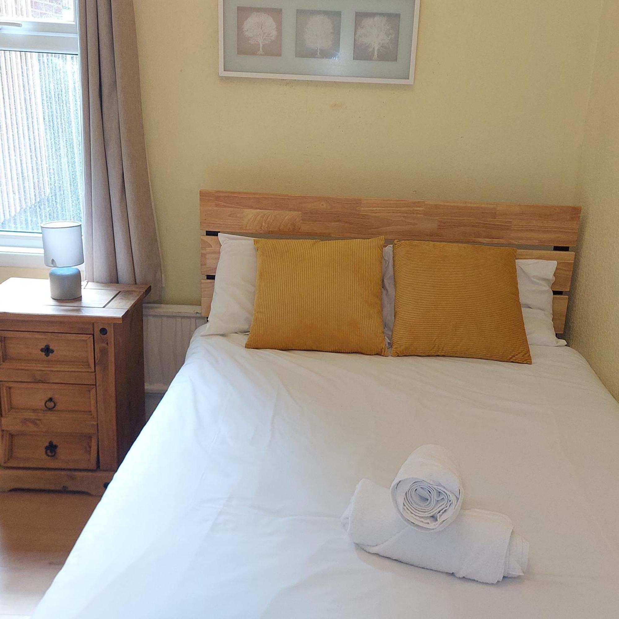 4 Bedroom & 2 Bedroom Apartment *