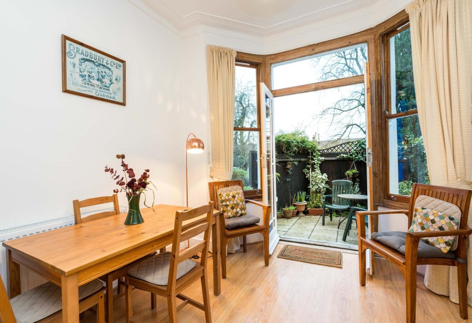 New Stylish 1 Bedroom Flat With Garden | Leilighet *