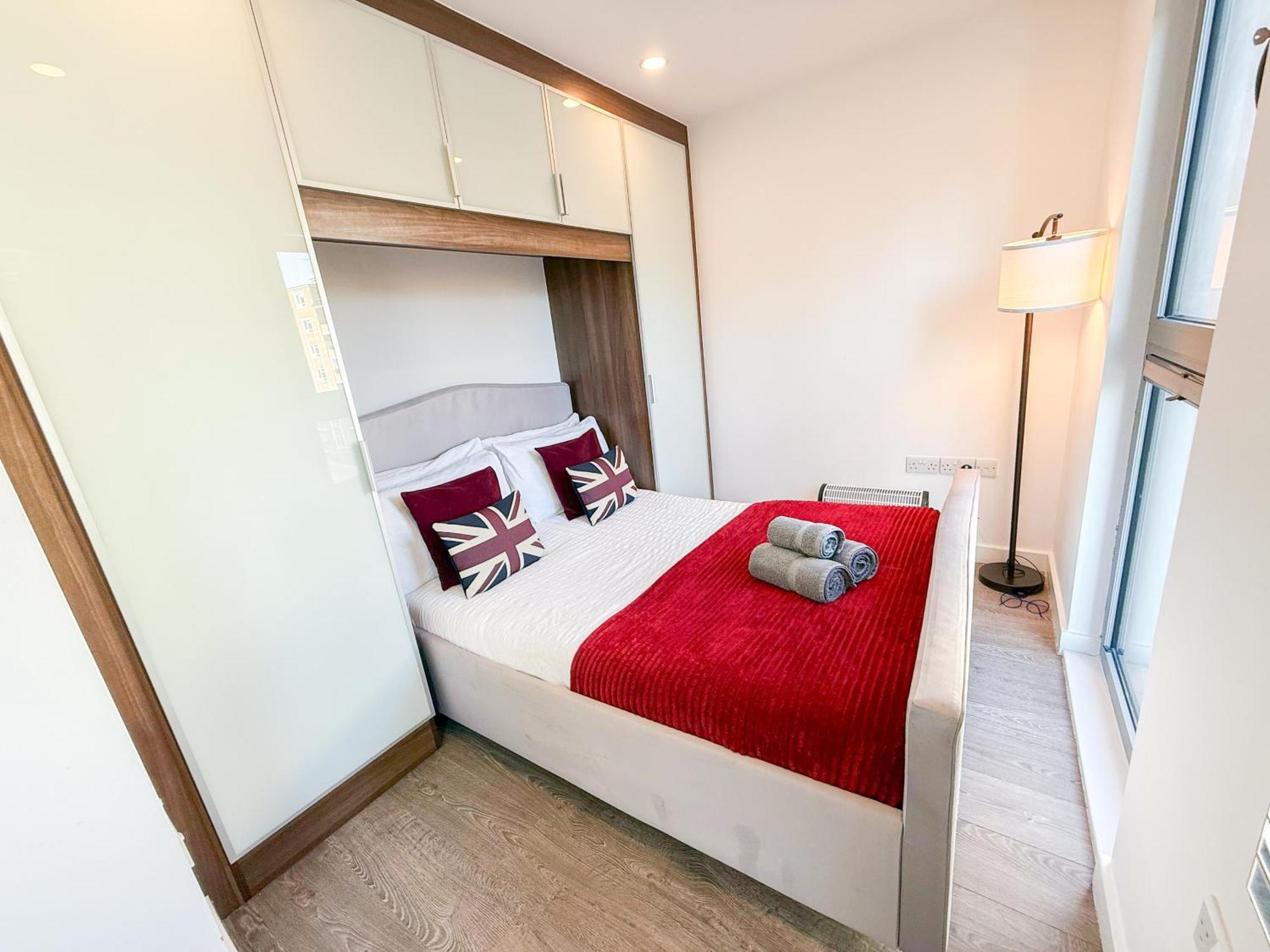 Contemporary With Private Terraces In Shoreditch, Hoxton, Islington * London