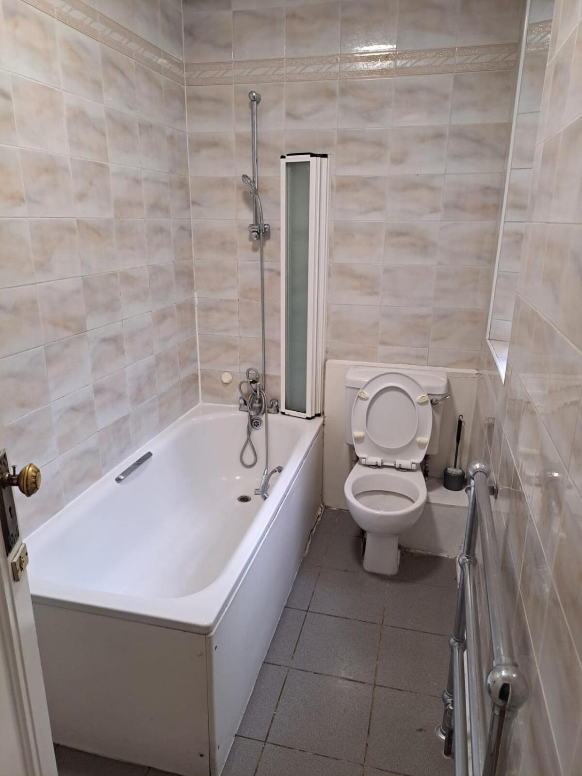 Lovely Standard One Bedroom Apartment *