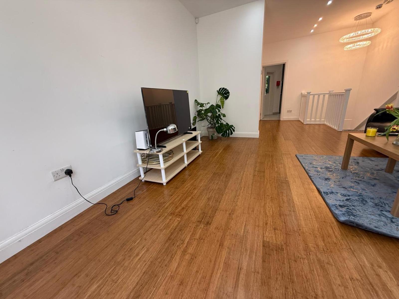Bell Street 2 Bedroom Flat B Apartment London